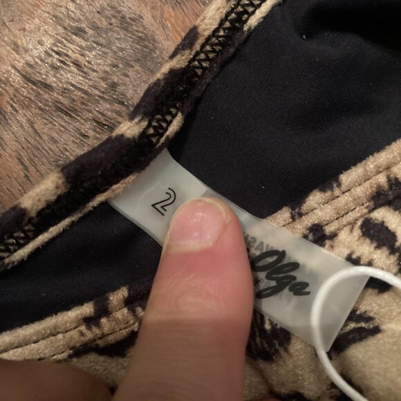 Reina Olga Leopard Print Bikini. Top in S and Bottoms in M - Picture 5 of 11